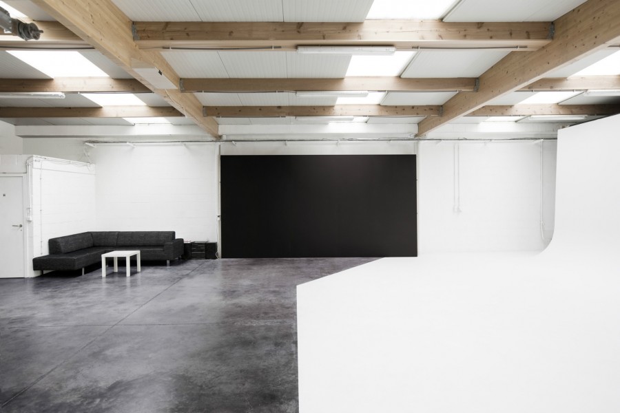 Do you want to rent our studio? Our photostudio is located near Ghent, only a 35min drive from